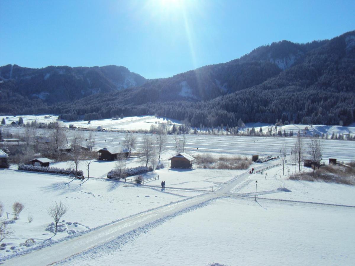 Haus Alpenfriede Hotel Weissensee Exterior photo