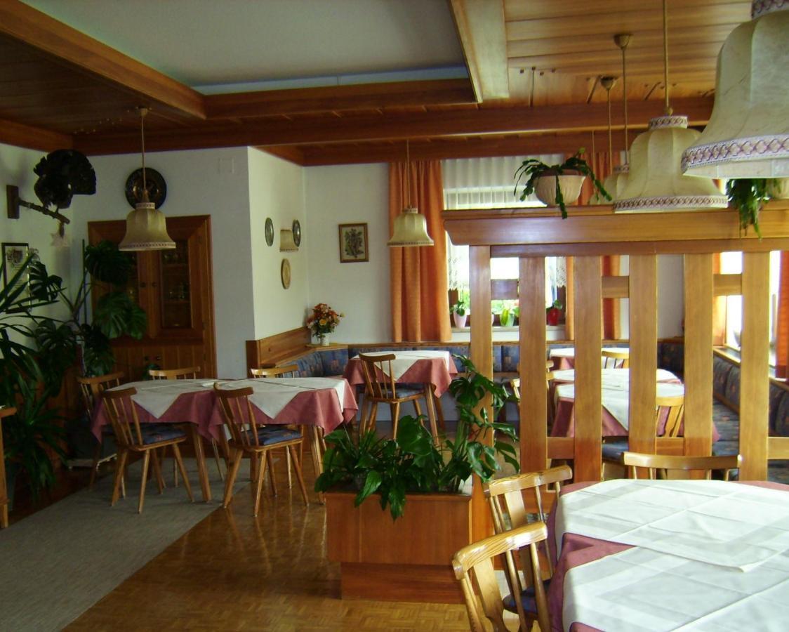 Haus Alpenfriede Hotel Weissensee Exterior photo